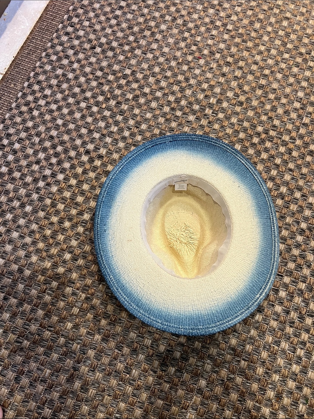 Universal Threads hat new - Picture 2 of 2